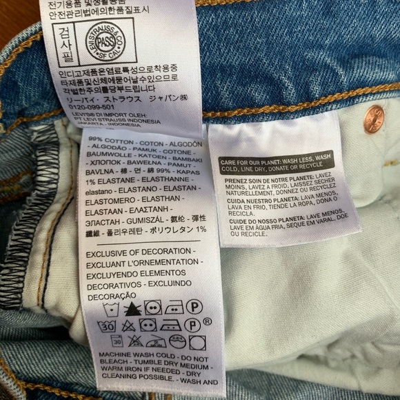 Levi’s Ribcage Shorts Size 25 - Picture 9 of 9